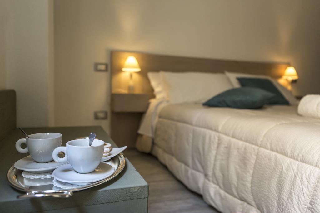 Piazza Martiri Rooms Cagliari Exterior photo